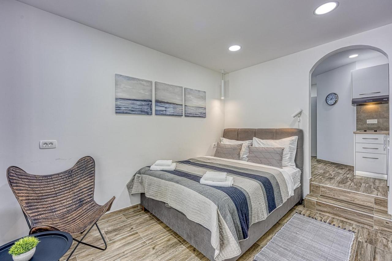 Apartments Claudio โปเรช ภายนอก รูปภาพ